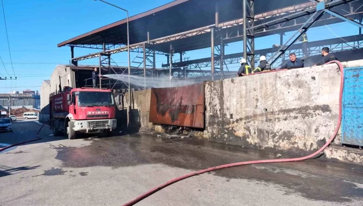 Hatay’da demir çelik fabrikasında çıkan yangın söndürüldü