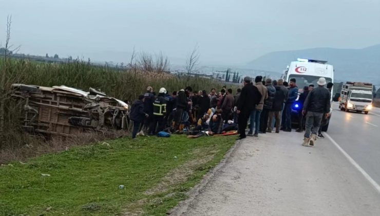 Tarım işçilerini taşıyan minibüs tarlaya devrildi: 13 Yaralı