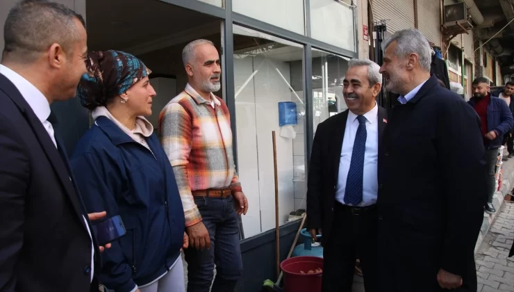 AK Parti Hatay Büyükşehir Belediye Başkan Adayı Mehmet Öntürk, Altınözü ilçesinde ziyaretlerde bulundu