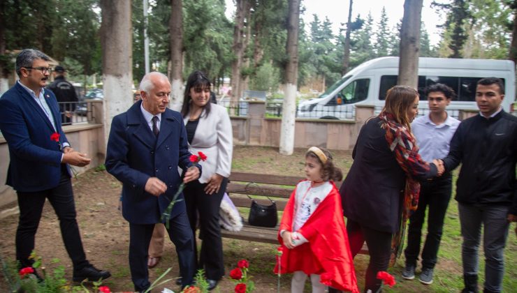 Duduoğlu ve CHP heyeti şehitleri andı