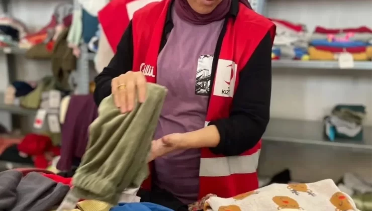 Türk Kızılay Hatay’da depremzedelere yardım ediyor