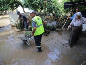 HBB, Payas’taki Sel Felaketinin Yaralarını Sarıyor