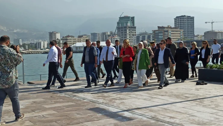 Depremle çöken sahilde çalışmalarda kısmi sona gelinditomatik taslak