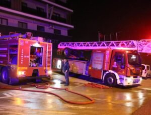 Yangında iki kişi hayatını kaybetti