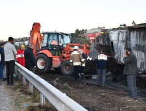 Payas – Dörtyol TEM Otoyolu’nda Kaza: 2 Kişi Hayatını Kaybetti