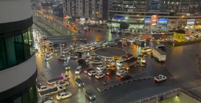 İskenderun’da Hafta Sonu Trafik Çilesi…