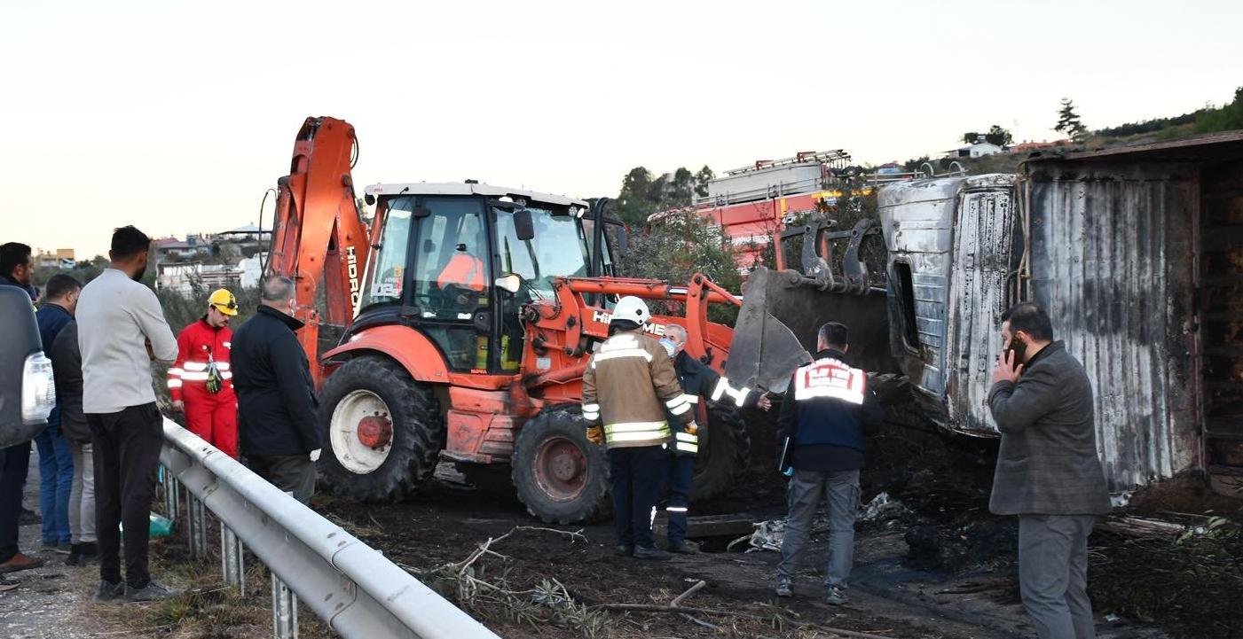 Payas – Dörtyol TEM Otoyolu’nda Kaza: 2 Kişi Hayatını Kaybetti